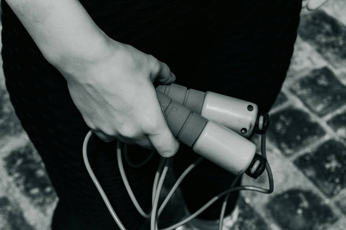 Infographic detailing the importance of grip strength in various exercises.